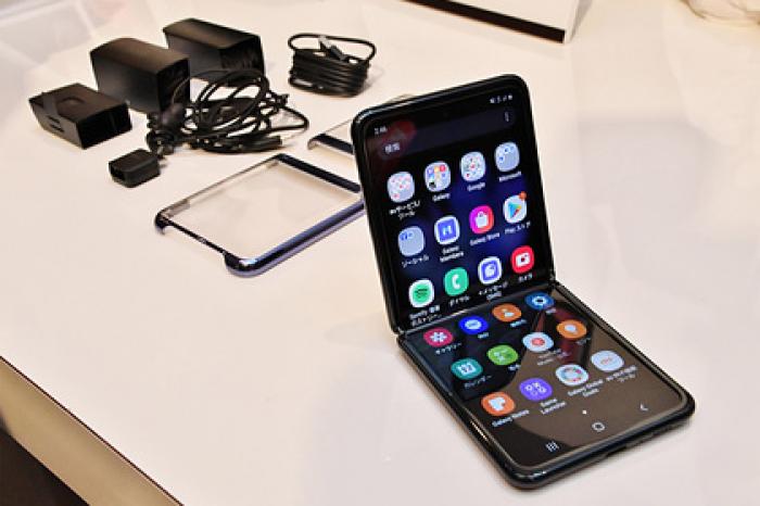 Samsung Galaxy Z Flip за 120 тысяч провалилcя в России