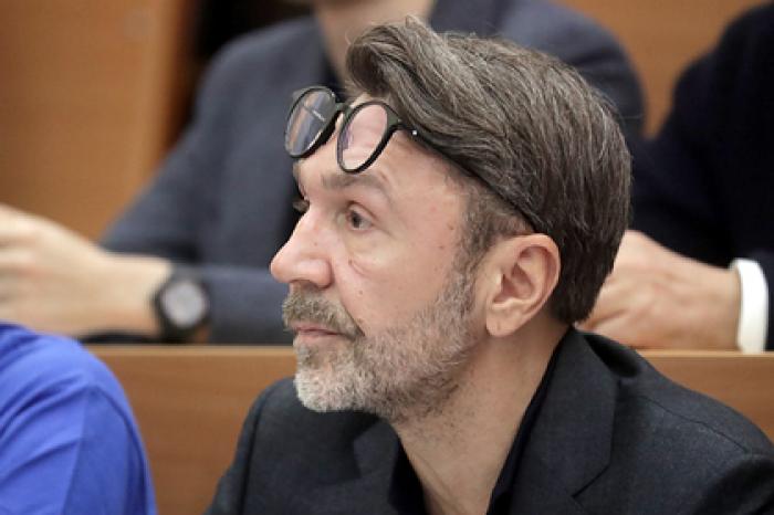 Шнуров написал стихи об эскортницах на карантине и кукарекающем Жириновском