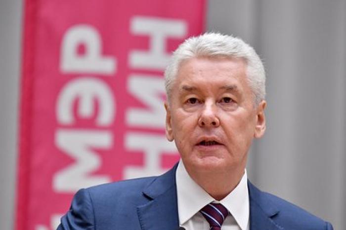 Собянин призвал москвичей держать двухметровую дистанцию из-за коронавируса
