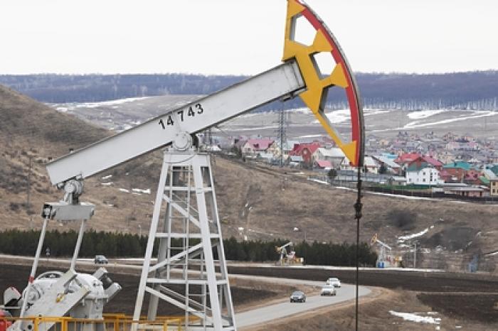 Трамп попросил Саудовскую Аравию нарастить добычу нефти и потеснить Россию