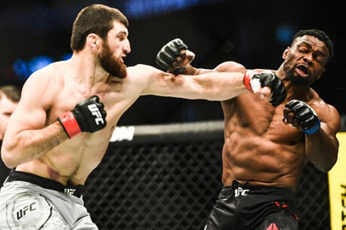 Тренер скандально победившего российского бойца UFC признал ошибку судей
