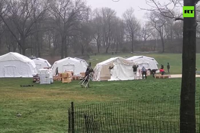 В главном парке Нью-Йорка открыли госпиталь для зараженных коронавирусом