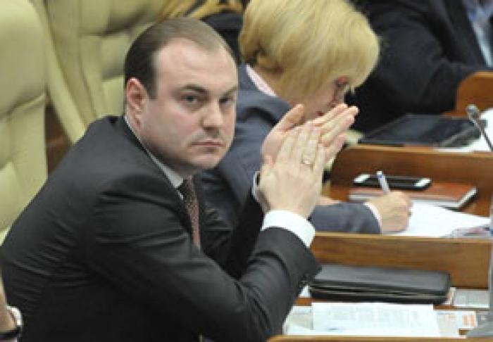 VICEPREŞEDINTELE PDM AFIRMĂ CĂ DEPUTAŢII DEMOCRAŢI AU PRIMIT CÂTE 150-250 MII EURO PENTRU A SE ALĂTURA GRUPULUI „PRO MOLDOVA”