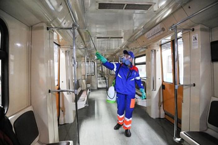 ВОЗ призвала москвичей соблюдать дистанцию два метра на улице