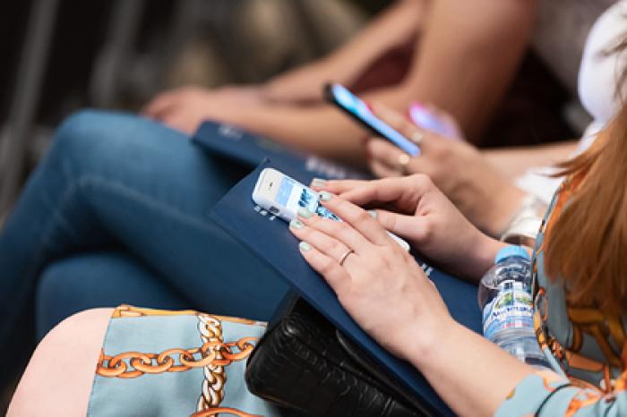 Заграничные абоненты Tele2 смогут бесплатно позвонить на горячие линии