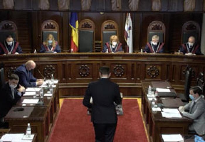 CURTEA CONSTITUŢIONALĂ A DECLARAT NECONSTITUŢIONALĂ LEGEA ADOPTATĂ DE GUVERN PRIN ANGAJAREA RĂSPUNDERII ÎN FAŢA PARLAMENTULUI