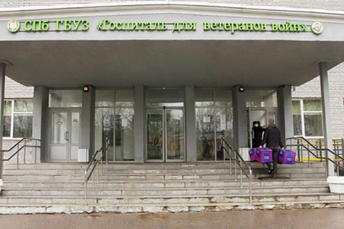Dostaeвский накормил врачей и ветеранов в условиях коронавируса