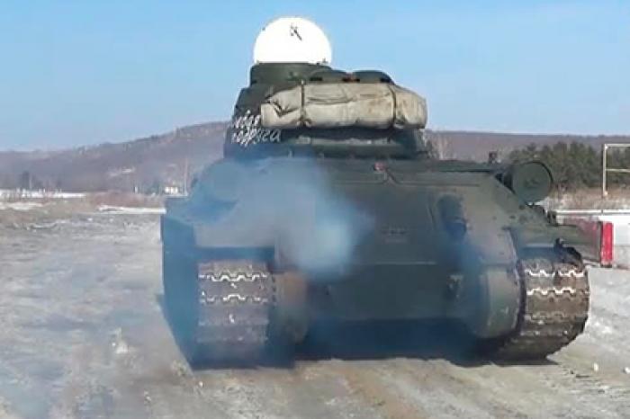 Испытание советской «Боевой подруги» на трассе попало на видео