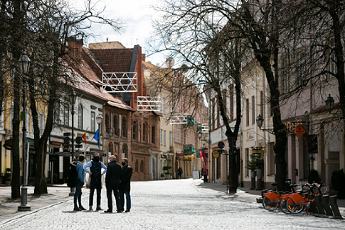 Литва открыла кафе и парки