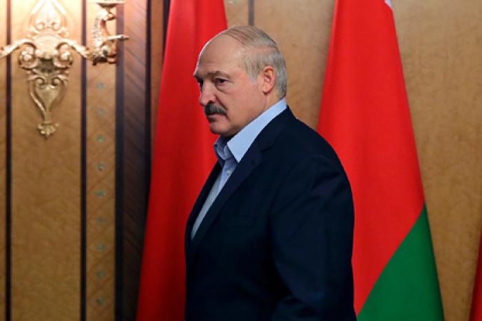 Лукашенко отложил парад Победы в Минске ради Москвы
