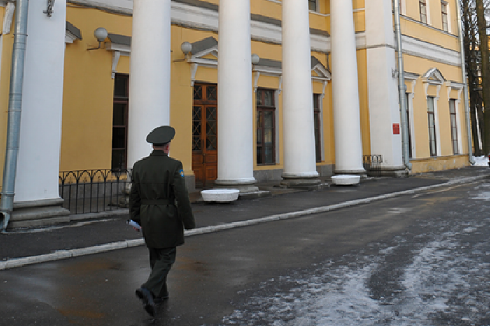 Минобороны нашло виновного во вспышке коронавируса в петербургском училище