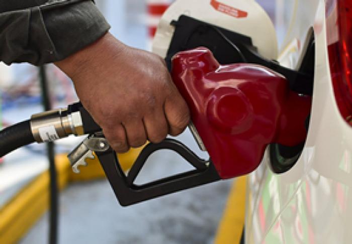 ÎN MOLDOVA AU SCĂZUT PREŢURILE LA PRODUSELE PETROLIERE