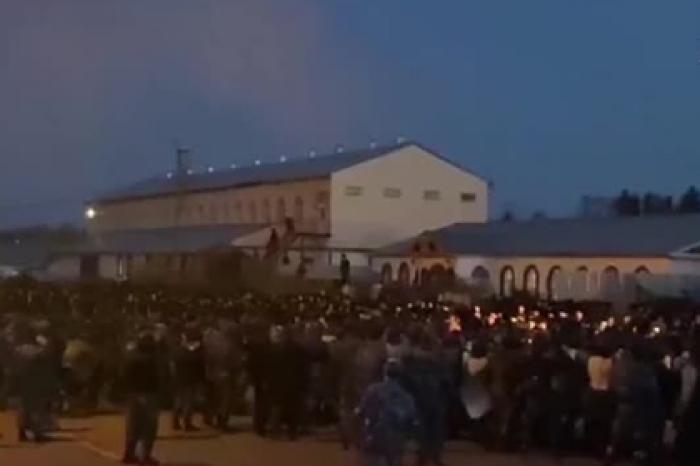 Появилось видео подавления бунта в российской колонии