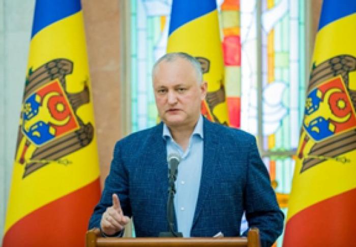 PREŞEDINTELE IGOR DODON LE CERE CONCETĂŢENILOR SĂ NU VINĂ ACASĂ DE PAŞTI, IAR POLITICIENILOR – SĂ INSTITUIE MORATORIU LA DISCUŢII