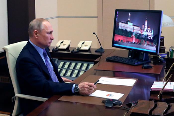 Путин поручил разработать меры по спасению экономики России