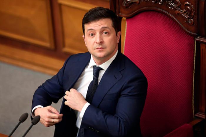 Рейтинг партии Зеленского упал на треть