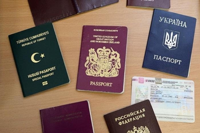 Россиянам с двойным гражданством разрешили выехать из страны