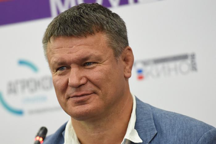 Тактаров захотел разобраться с Емельяненко в темной комнате