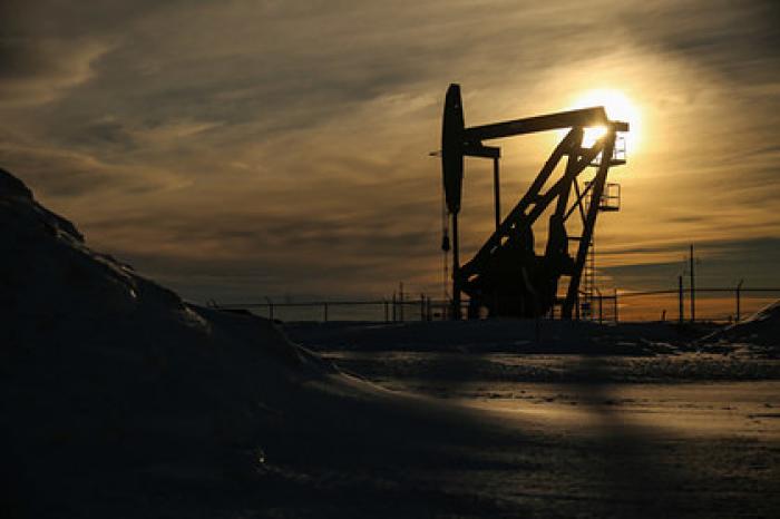 Цена на нефть снизилась до доллара