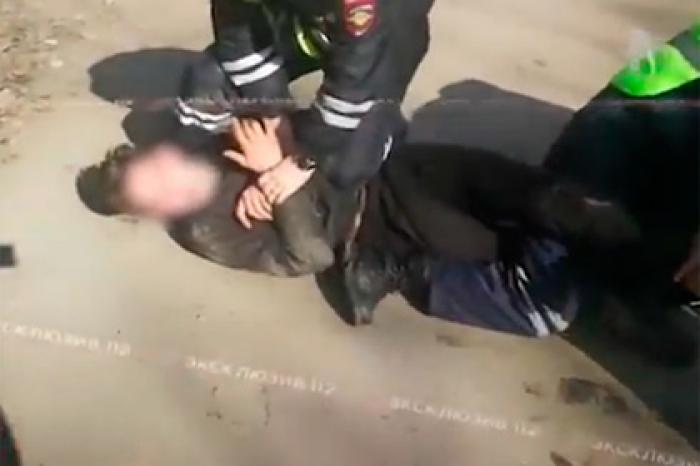 Возомнивший себя авторитетом российский подросток напал на полицейских