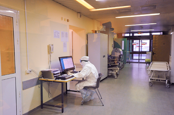 В российской клинике начали применять новый способ лечения COVID-19
