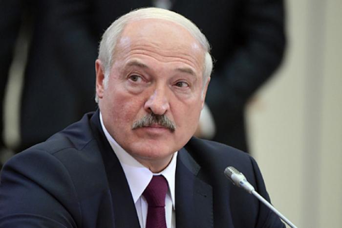 Лукашенко пообещал победить коронавирус в течение месяца