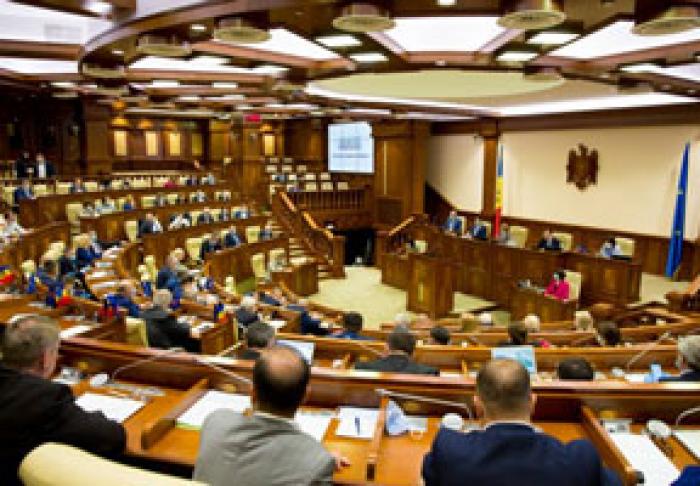 MAJORITATEA PARLAMENTARĂ A MODIFICAT COMPONENŢA UNOR COMISII ŞI DELEGAŢII PARLAMENTARE