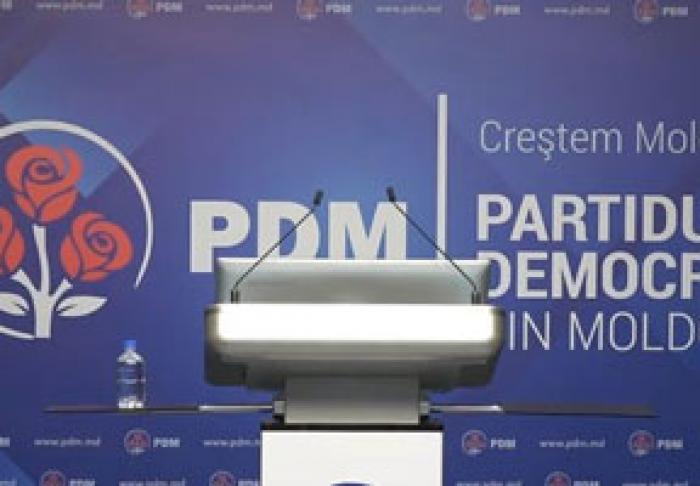 ​ÎNCĂ PATRU DEPUTAŢI AI PDM PĂRĂSESC FRACŢIUNEA ŞI SE ALĂTURĂ GRUPULUI „PRO MOLDOVA”