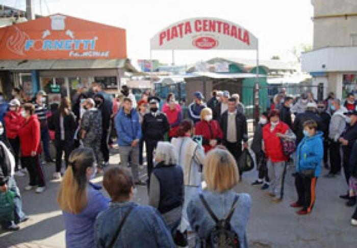 ÎN POFIDA DECIZIEI AUTORITĂŢILOR CENTRALE, MARŢI, LA BĂLŢI, S-AU DESCHIS PIEŢELE ORĂŞENEŞTI