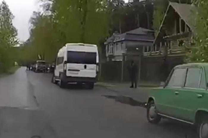 Опубликовано видео задержания подозреваемого в убийствах российского политика