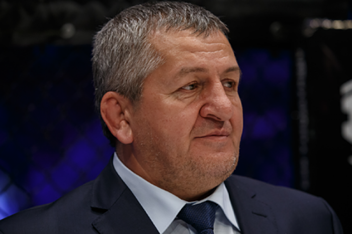 Отца Нурмагомедова подключили к аппарату ИВЛ