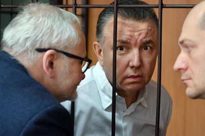 Полковник ФСБ получал в обед по 100 тысяч евро от генерала военной контрразведки