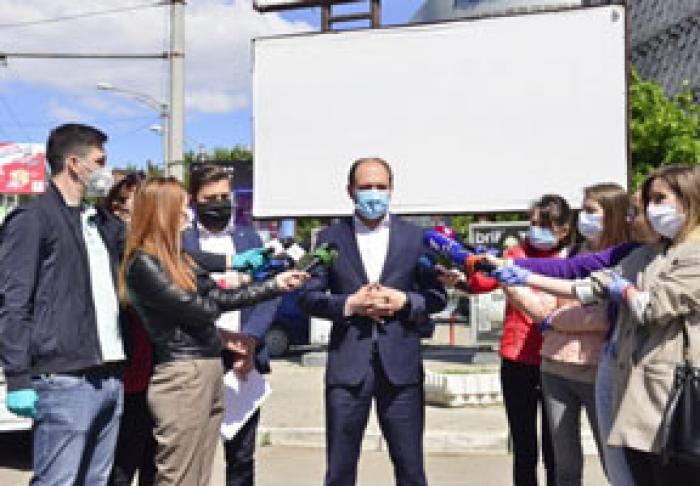 ​PRIMĂRIA CHIŞINĂU VREA SĂ CUREŢE CENTRUL ORAŞULUI DE PUBLICITATEA AGLOMERATĂ