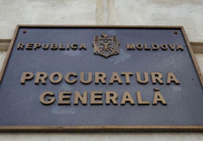 PROCURATURA GENERALĂ ÎL ÎNDEAMNĂ PE IURIE RENIŢĂ SĂ DEPUNĂ UN DENUNŢ OFICIAL PENTRU A ÎNCEPE O INVESTIGAŢIE ÎN PRIVINŢA IMAGINILE VIDEO PE CARE LE-A PUBLICAT