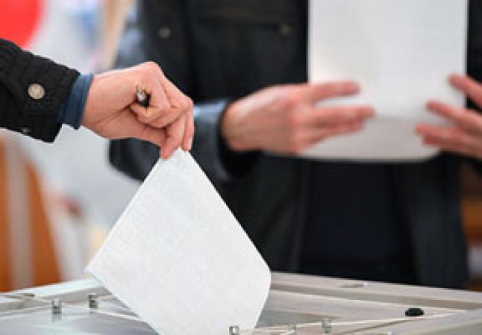 SONDAJ: MAI MULT DE JUMĂTATE DIN LOCUITORII MOLDOVEI NU ŞTIU PENTRU CINE SĂ VOTEZE LA ALEGERILE PREZIDENŢIALE