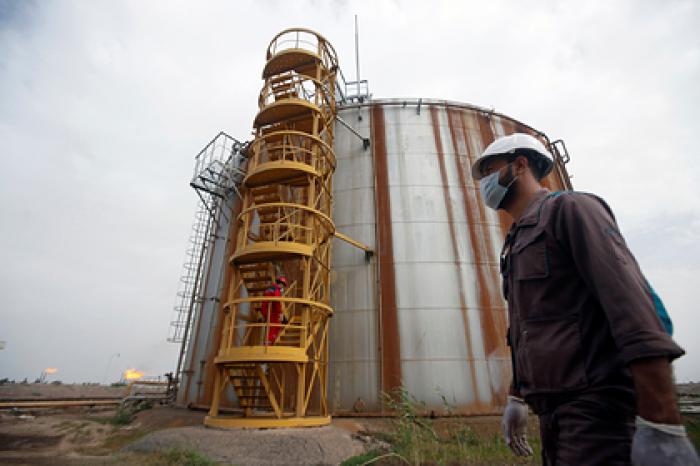 Страны ОПЕК+ начали спасать нефть