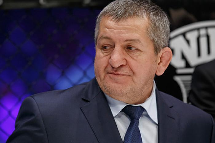 Тяжелое состояние зараженного коронавирусом отца Нурмагомедова объяснили