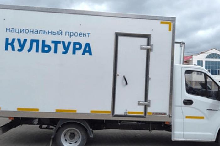 В один из районов Башкортостана прибыл автоклуб