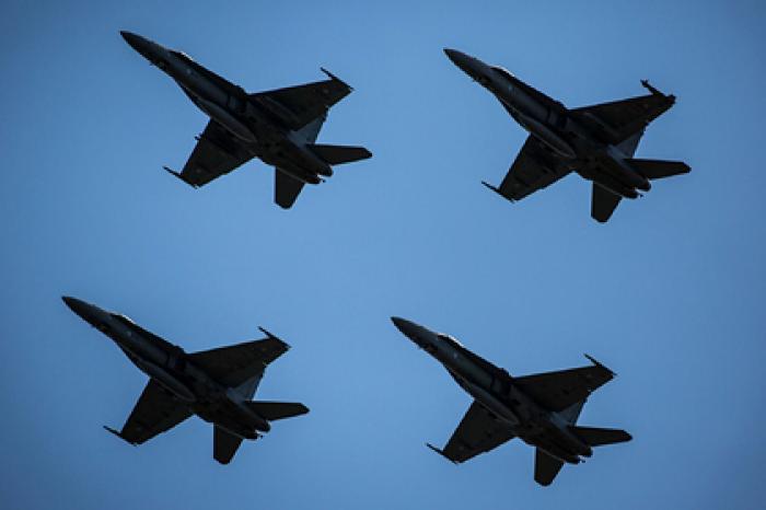 32 финских F/A-18 выполнили «Cлоновью прогулку» ради России