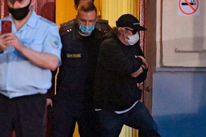 Адвокаты Ефремова отказались общаться с прессой
