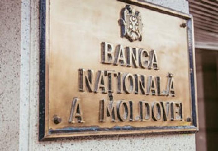 BNM SUSŢINE CĂ SUPORTAREA COSTURILOR PENTRU APĂRAREA ANGAJAȚILOR SĂI ESTE O PRACTICĂ INTERNAȚIONALĂ