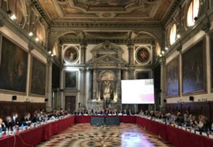 COMISIA DE LA VENEŢIA A SALUTAT MODIFICĂRILE LA CONSTITUŢIE REFERITOARE LA COMPONENŢA CSM