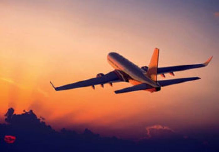DE LUNI SUNT RELUATE CURSELE AERIENE ŞI SUNT ANULATE UN ŞIR DE RESTRICŢII PENTRU ACTIVITATEA ECONOMICĂ