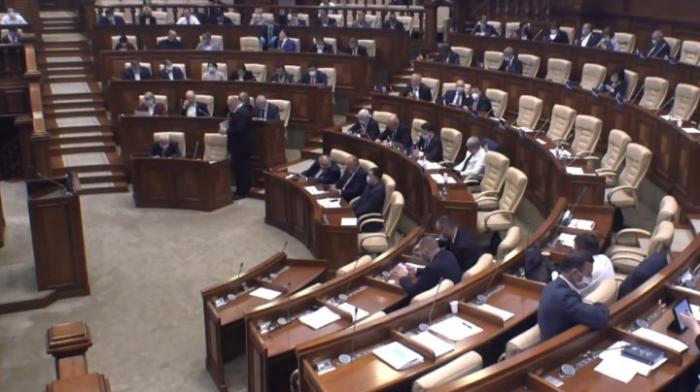 Deputaţii au aprobat, în unanimitate, Declarația cu privire la condamnarea faptelor de traseism și corupere politică