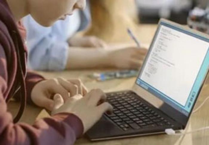 GUVERNUL A APROBAT CONCEPTUL PLATFORMEI DE INSTRUIRE LA DISTANŢĂ