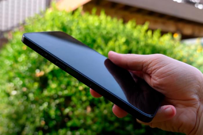 iPhone 12 попал на видео