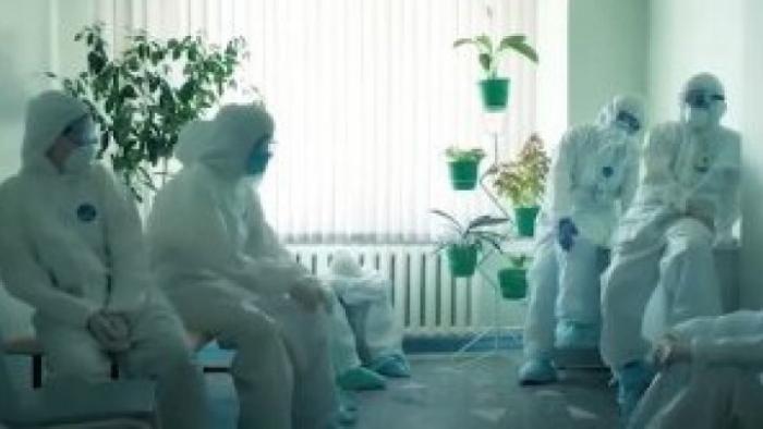 Посвящение врачам: молдавские исполнители спели оду тем, кто находится на передовой в борьбе с COVID-19 (ВИДЕО)