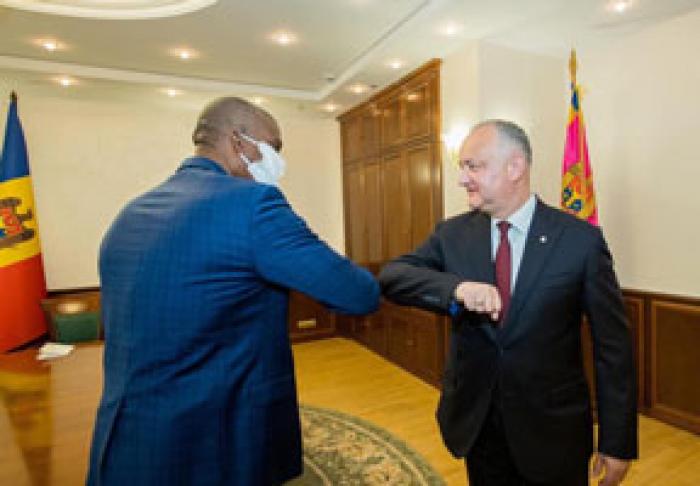 PREŞEDINTELE MOLDOVEI A DISCUTAT SITUAŢIA POLITICĂ ŞI EPIDEMIOLOGICĂ CU AMBASADORUL SUA LA CHIŞINĂU