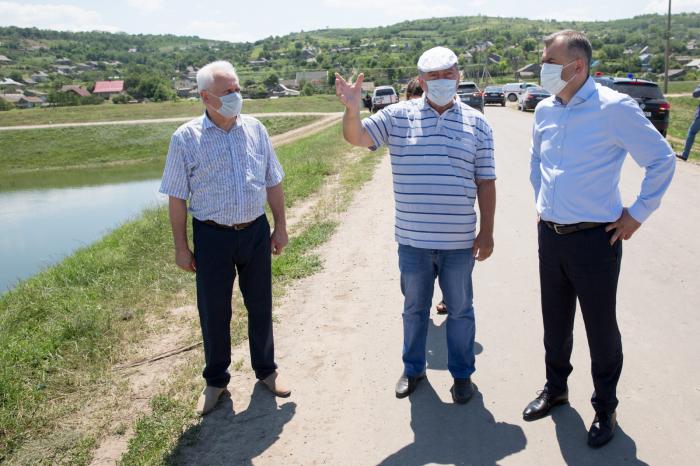 Премьер обсудил риск наводнения в районе Штефан-Водэ