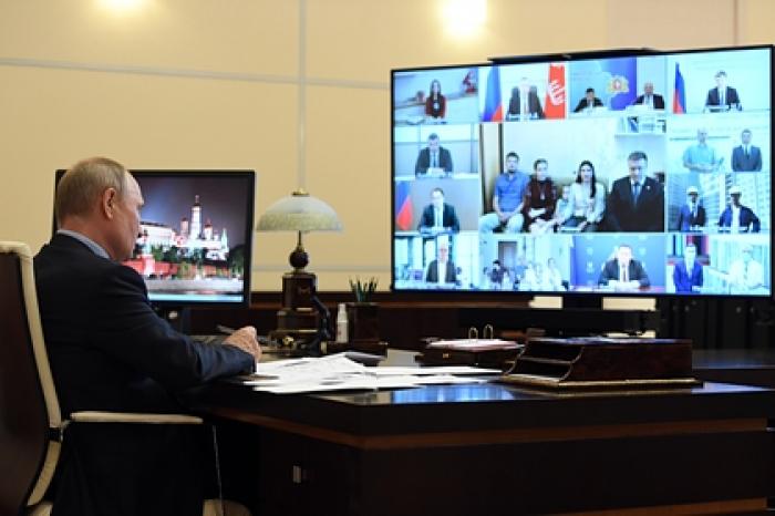 Путин попросил донастроить меры по поддержке россиян